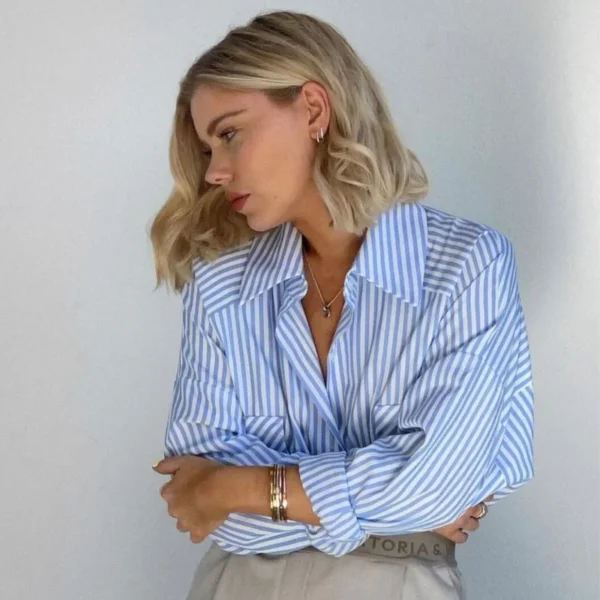 Women’s Loose-Fit Old Money Shirt - Image 4